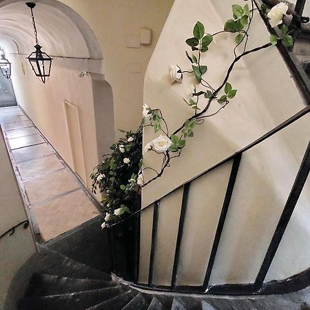 Appartamento "Spagna Spanish Steps" By FlatinРим Екстериор снимка